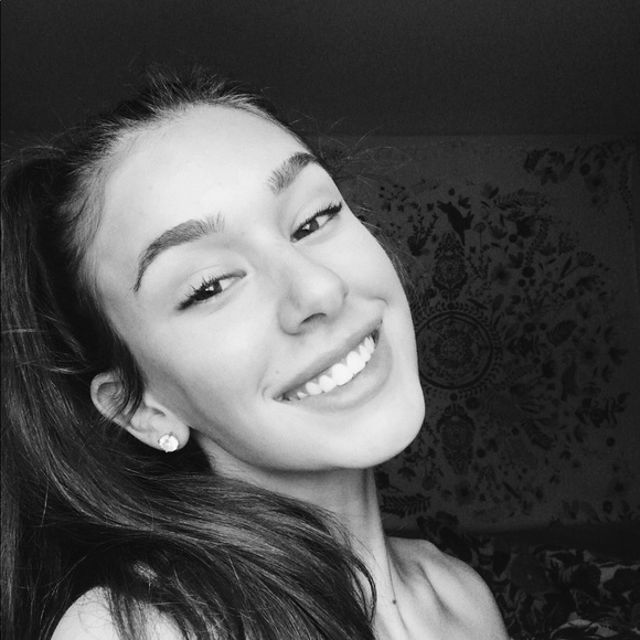 Meet your Posher, Bethany - Picture 1 of 1